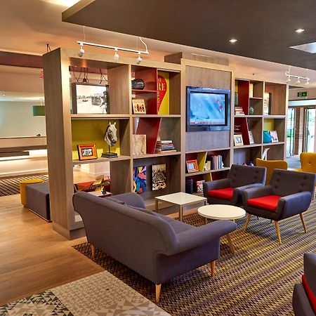 Holiday Inn Northampton West M1 Junc 16, An Ihg Hotel Flore Buitenkant foto